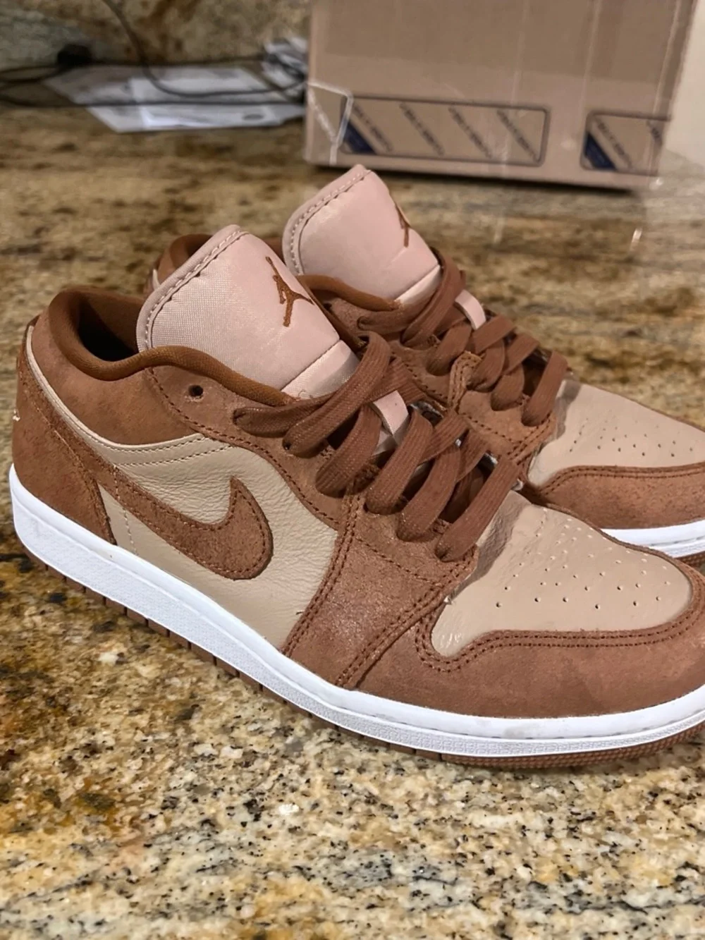 Nike Men's Low-Top Sneakers in Brown and Cream